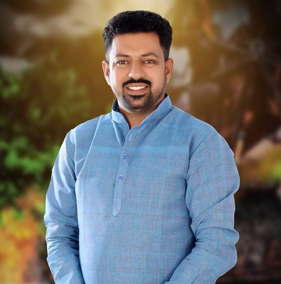वादग्रस्त आमदारांना विद्यापीठाच्या कार्यक्रमास आणणे टाळावे