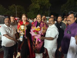 तटकरेंना “भारत भूषण” पुरस्कार… ईच्छा भगवंताची परिवाराच्या वतीनं विशेष सन्मान
