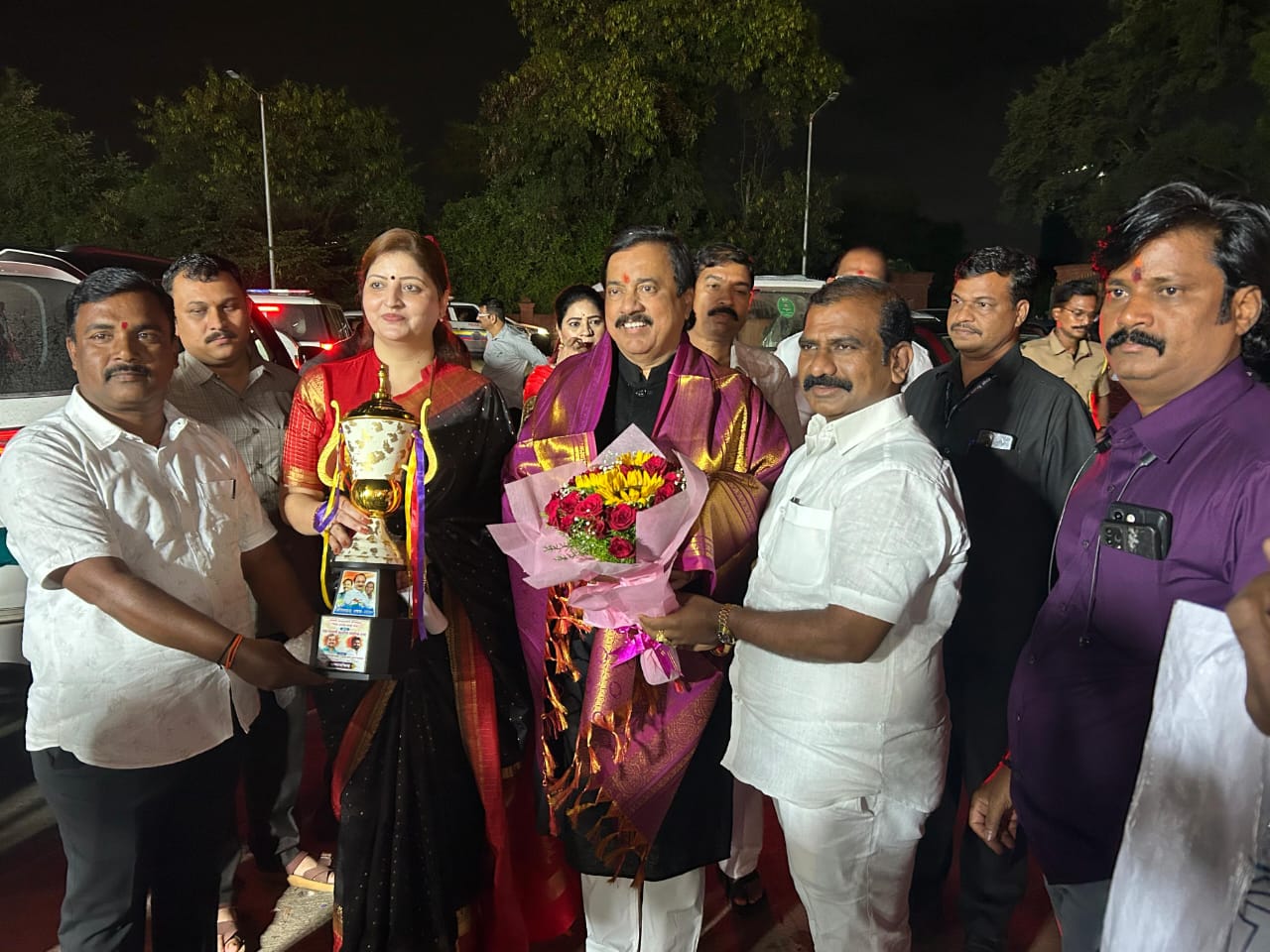 तटकरेंना “भारत भूषण” पुरस्कार… ईच्छा भगवंताची परिवाराच्या वतीनं विशेष सन्मान