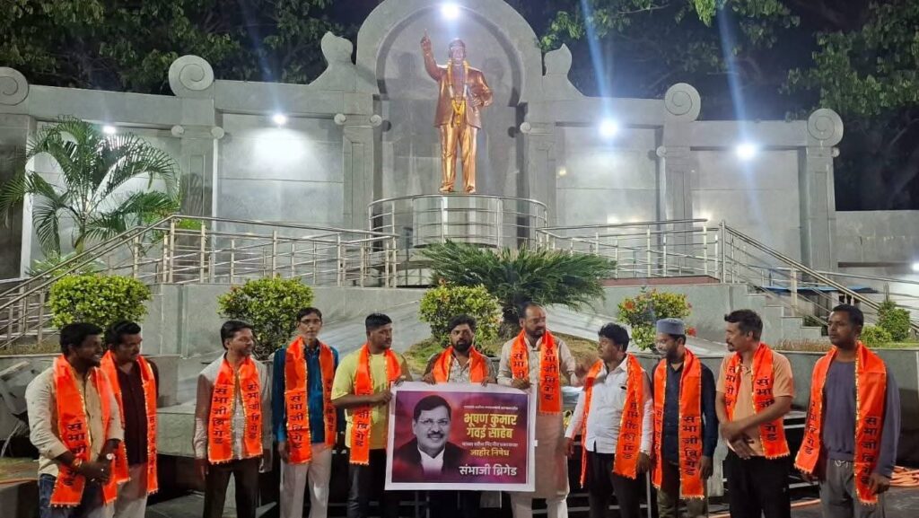 सरन्यायाधीश भूषण गवई यांच्यावर भ्याड हल्ला… सोलापुरात दुग्धाभिषेक